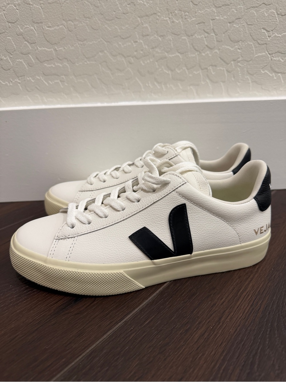 Veja Campo Chromefree White/Black Sneakers Womens Size 8 Retail $175 Brand New